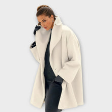 Julia | Damen Oversized Wintermantel im modernen Stil – Weiß