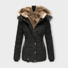 Emyra – Winterjacke mit Fellkapuze – Schwarz