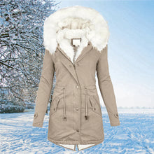 Toya - Der neue Parka Jacke mit Kapuze und Fellfutter in Übergröße – Khakifarben