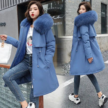 Charlotte Kunstpelzjacke mit Kapuze – Blau