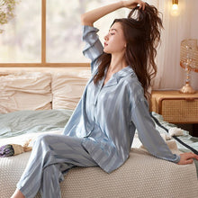 Christabel Gestreiftes Pyjama-Set – Hellblau