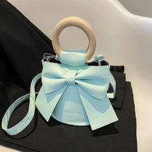 Gretta - Handtasche mit Fliege - Runder Holzgriff – Blau