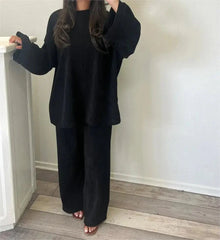 Ingrid - Set aus Pullover und Hose in Übergröße - Gerippter Stil – Schwarz