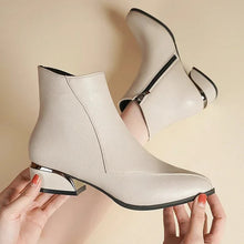 Julane - Stiefelette mit Reißverschluss - Trendiger Blockabsatz – Beige