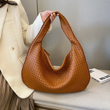 Jewel - Elegante Genähte Schultertasche, Alltag – Braun