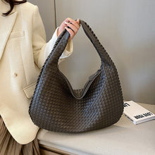Jewel - Elegante Genähte Schultertasche, Alltag – Grau