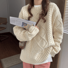 Magnolia - Grobstrickpullover - Zopfmuster – Beige