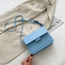 Trista - Crossbody-Tasche aus Leder - Zeitloser Klappenstil – Blau