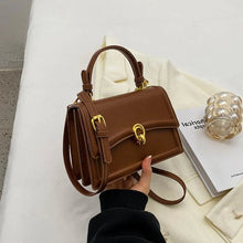 Vera - Leder Umhängetasche - Quadratischer Vintage-Stil – Braun