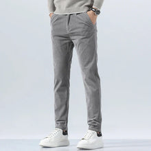 Herren-Cordhose mit Bundfalten und Seitentaschen – Corvin – Grau