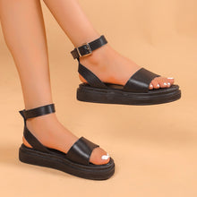 Plateau Sandalen mit Knöchelriemen – Schwarz
