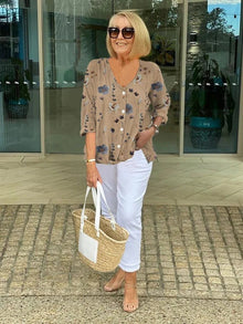 Frida | Florale Bluse mit V-Ausschnitt – Khaki