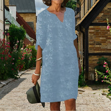Julianna - Elegantes besticktes Kleid für Damen – Himmelblau