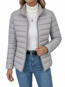 Loryta – Gesteppte Pufferjacke mit Stehkragen Und Reißverschluss – Grau
