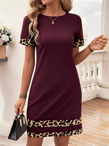 Leopardenmuster Patchwork Bootsausschnitt Kurzarm T Shirt Kleid – Burgunder