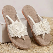 Naomi | Modische Sandalen mit Blumen – Mit