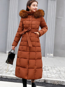 Charlot | Langer warmer Wintermantel mit Gürtel für Damen – Karamell